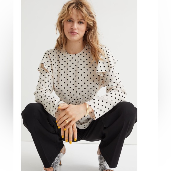 H&M MAMA Flounce Trim Nursing Blouse - Picture 2 of 8